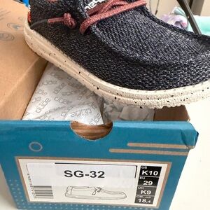 Hey Dude Kids Sneakers in Dark Blue and Burgundy